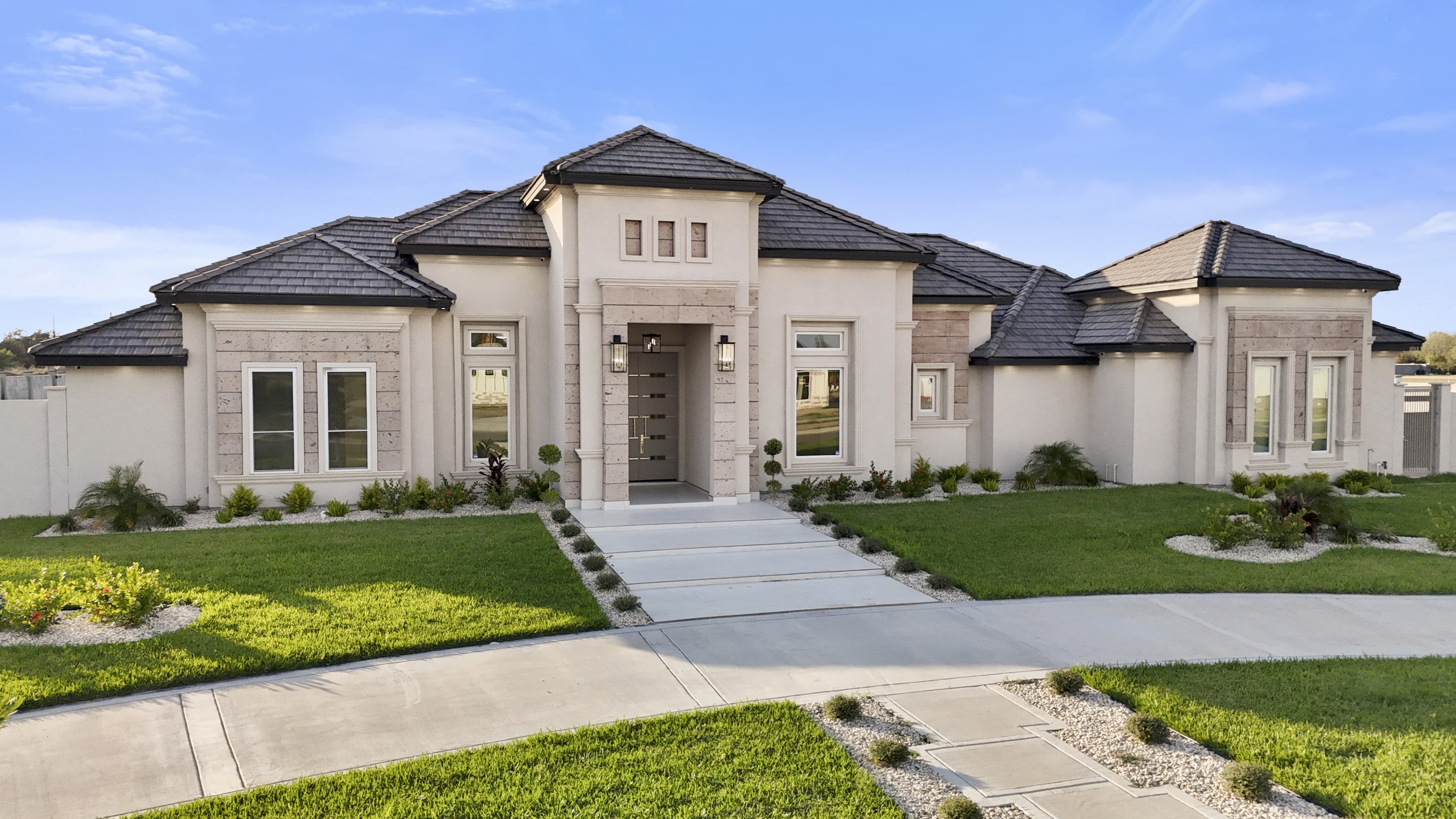 Custom luxury home at 3513 Charolais Court, Palmhurst TX